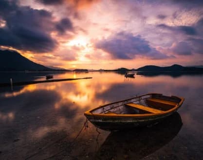 Làm cách nào tôi có thể kiểm tra tình trạng chuyến bay của mình?
